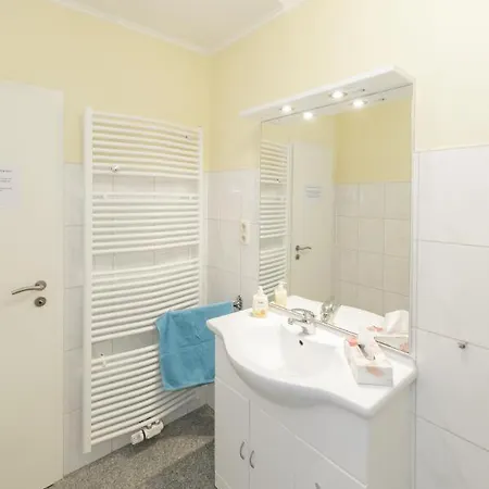 Marbijes Appartementhaus בית נופש *